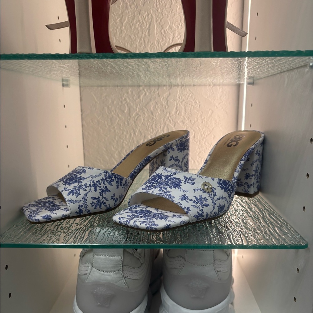 New Guess Blue and White Floral Heels